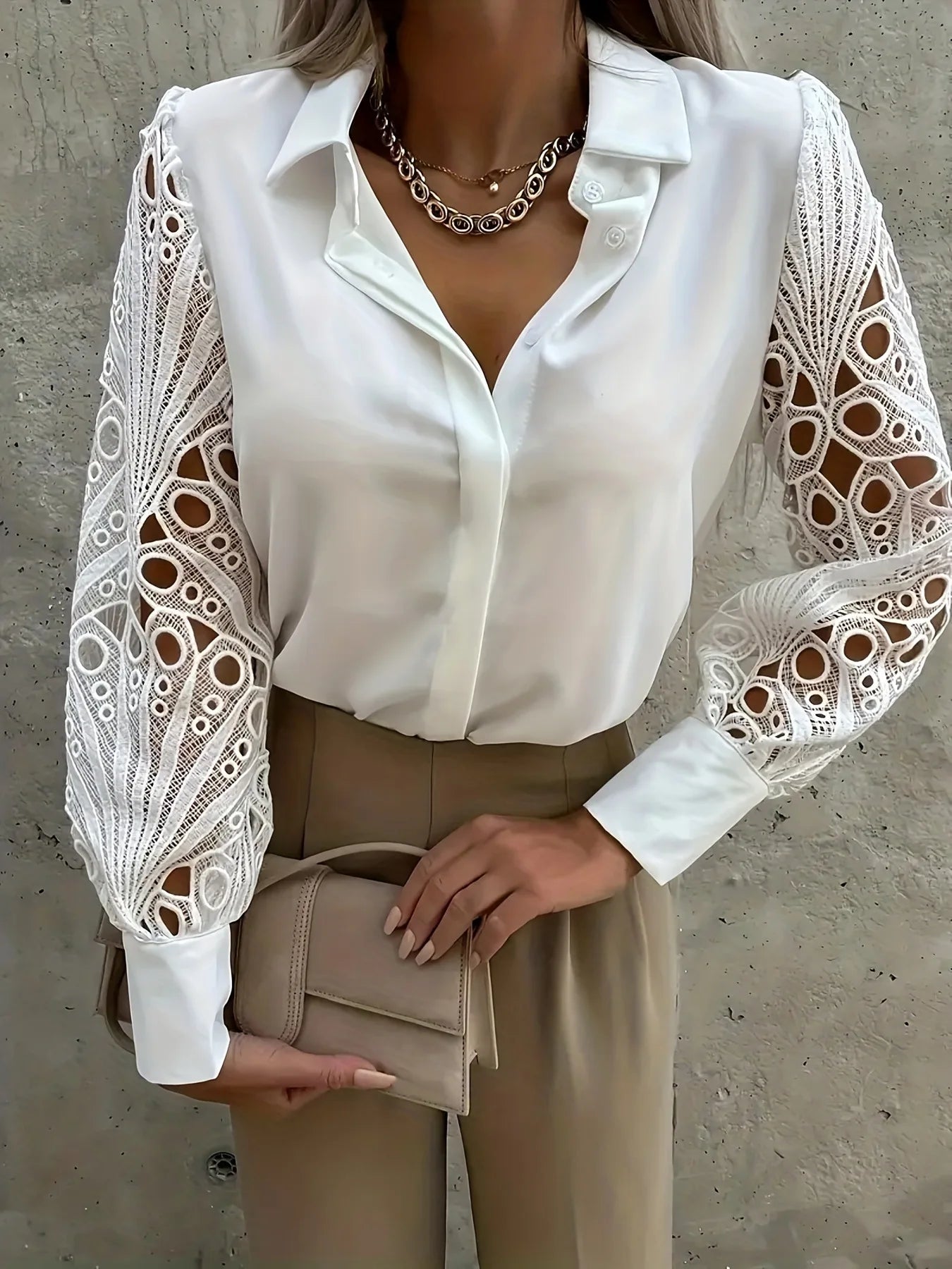 Chemise ample à manches longues et col en V